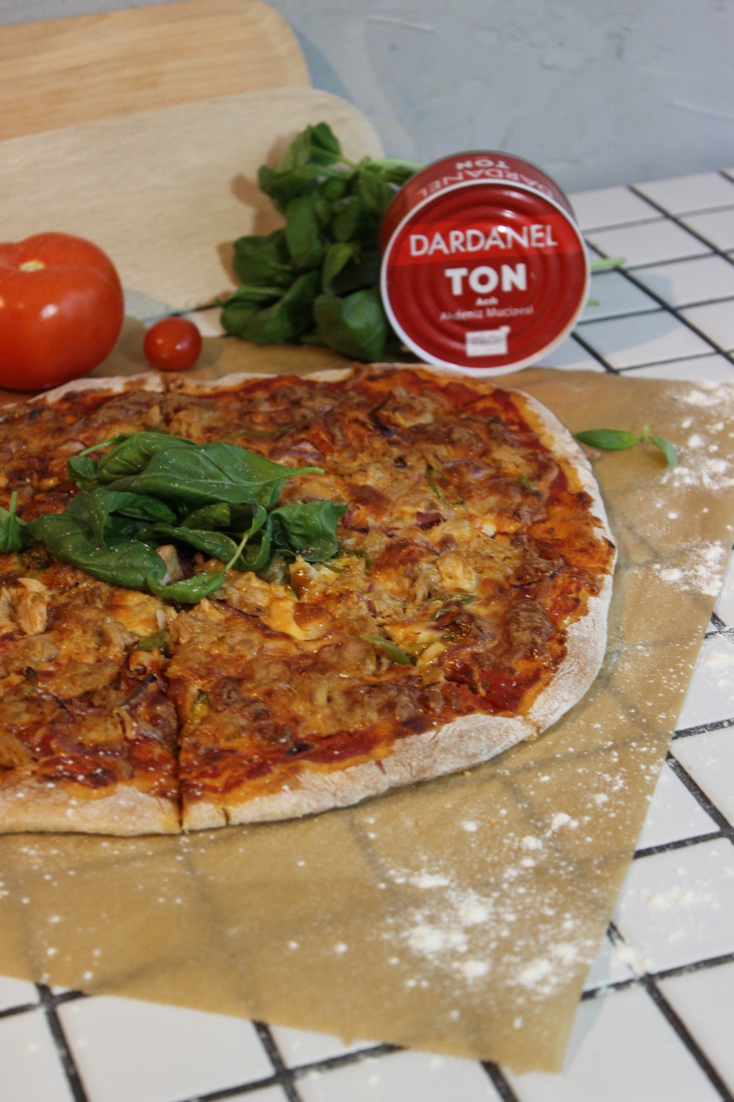 Dardanel Tonlu Ka�ar Peyniri Kenarl� Pizza
